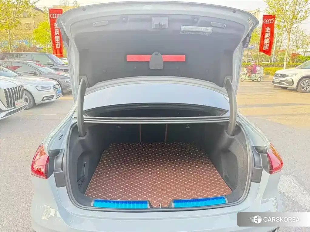 Audi A5L 2025 Синий из Китая, фото 4