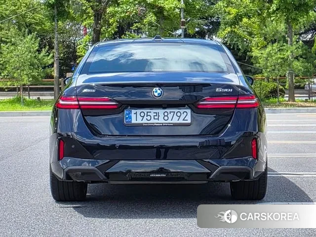 BMW 5 Series (G60) id 2883727 из Кореи 14