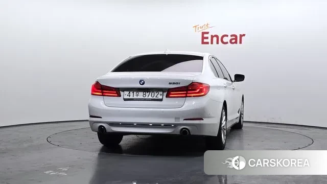 BMW 5 Series (G30) id 3789712 из Кореи 14