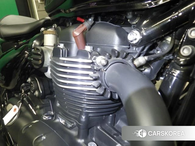 Engine photo