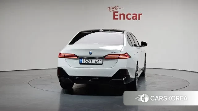 BMW 5 Series (G60) id 3057845 из Кореи 14