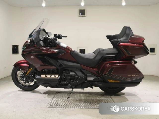 Проданный Honda GL1800 TOUR DCT 2025 из Японии, фото 2