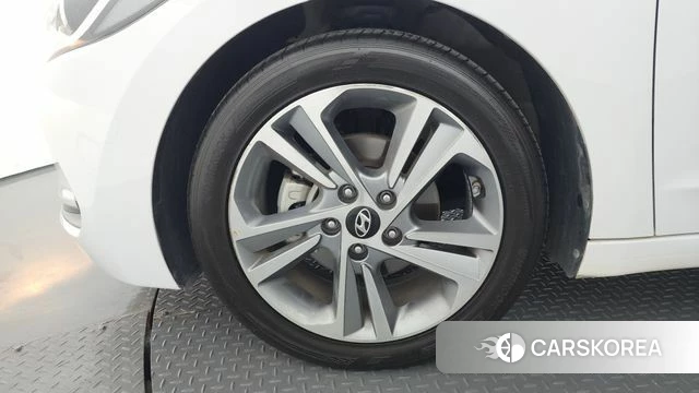 Hyundai Avante AD id 4397978 из Кореи 26