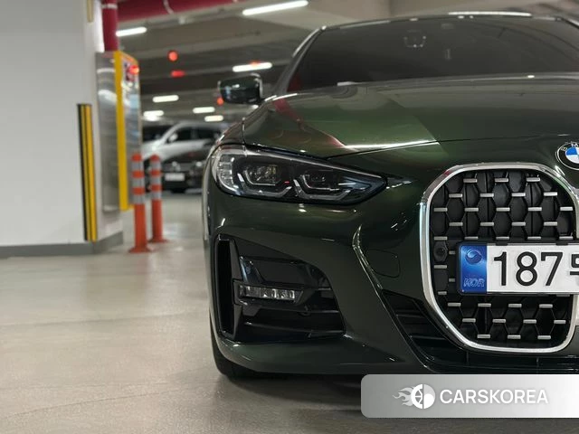 BMW 4 Series (G22) 2022 Темно-зеленый из Кореи, фото 6