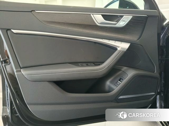 Audi A6L id 4367422 из Китая 13