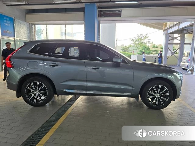 Volvo XC60 second Generation 2021 Серебристо-серый из Кореи, фото 4