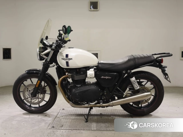 Проданный Triumph STREET TWIN 2018 из Японии, фото 2