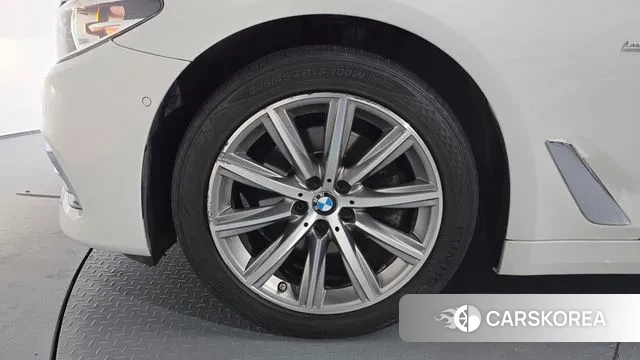 BMW 5 Series (G30) id 3403066 из Кореи 14