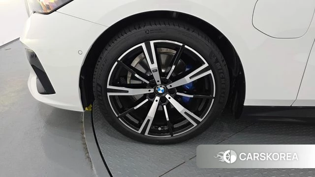 BMW 5 Series (G60) id 4669750 из Кореи 26