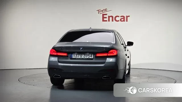 BMW 5 Series (G30) id 3195949 из Кореи 14