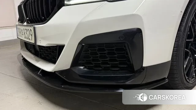 BMW 5 Series (G30) id 3722558 из Кореи 14