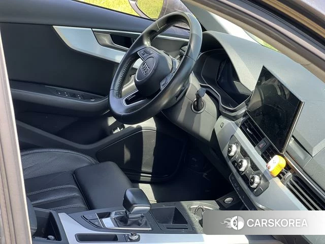 Audi A4L id 4313304 из Китая 11