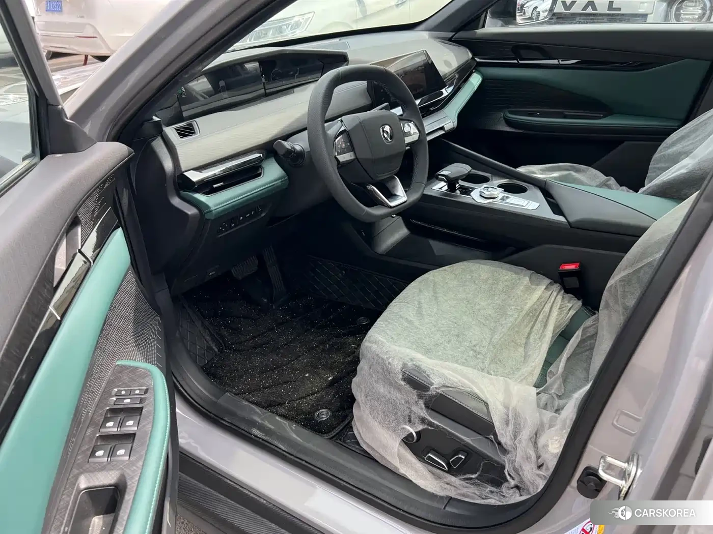 Chang'an UNI-V Smart iDD 2026 Silver/gray из Китая, фото 4
