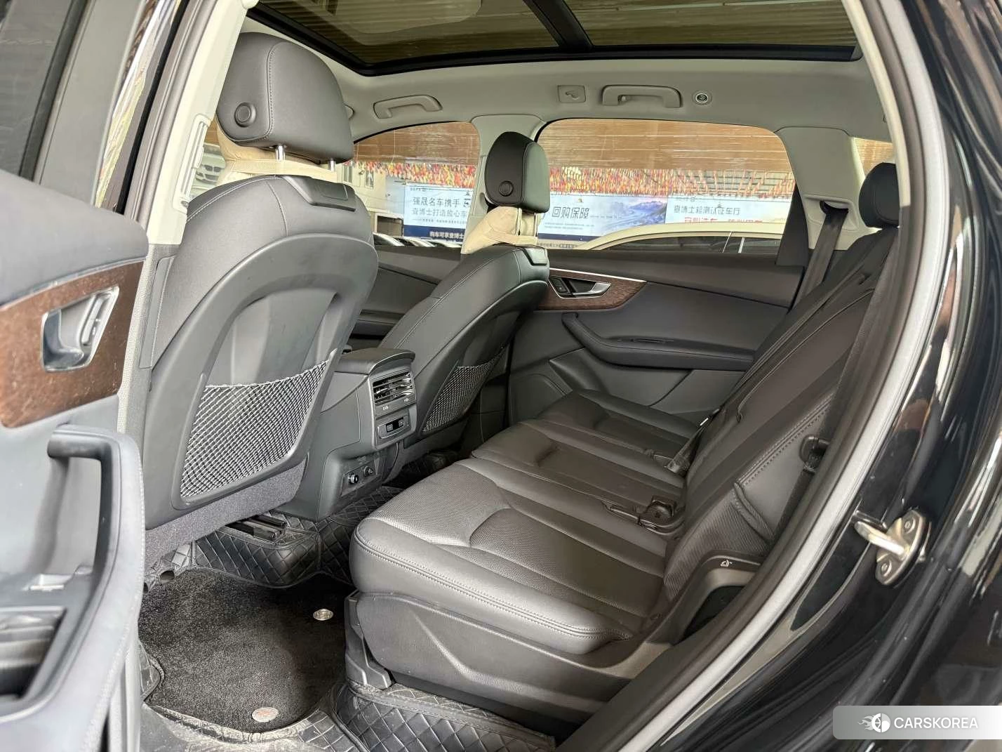 Audi Q7 2022 Черный из Китая, фото 4