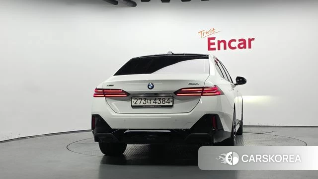 BMW 5 Series (G60) id 4630167 из Кореи 27