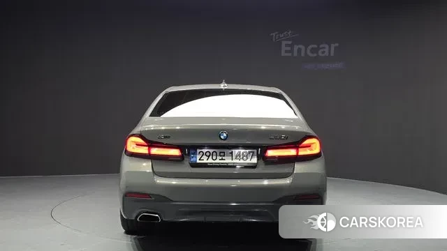 BMW 5 Series (G30) id 3562182 из Кореи 14