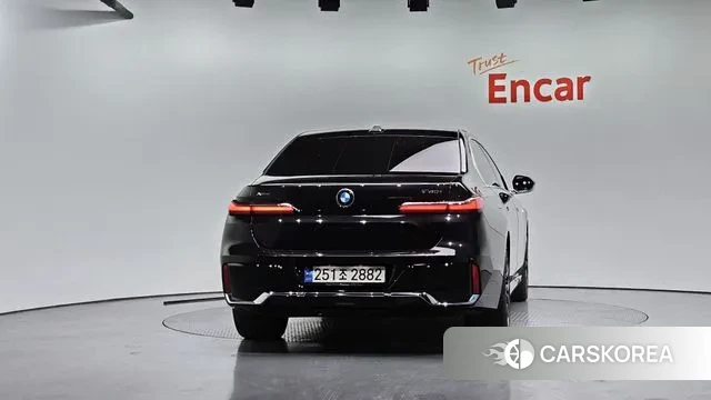 BMW 7 Series (G70) id 3353972 из Кореи 14