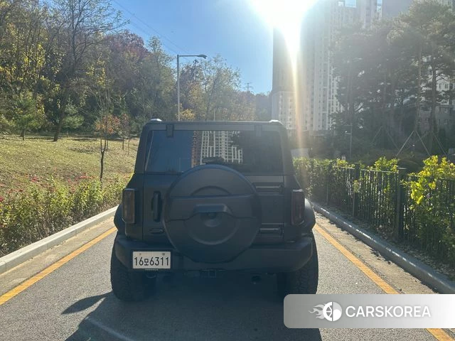Ford Bronco 6th Generation 2022 Черный из Кореи, фото 4