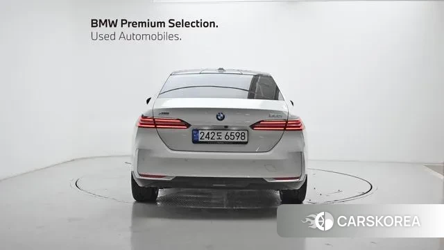 BMW 5 Series (G60) id 3016045 из Кореи 14