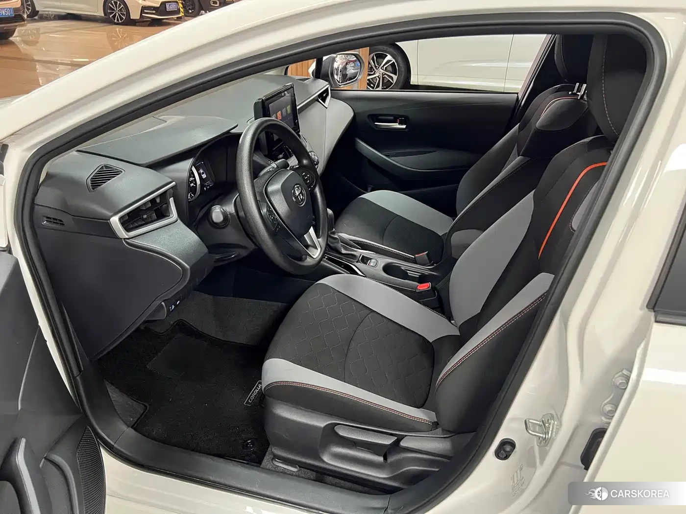 Toyota Corolla 2023 Белый из Китая, фото 5