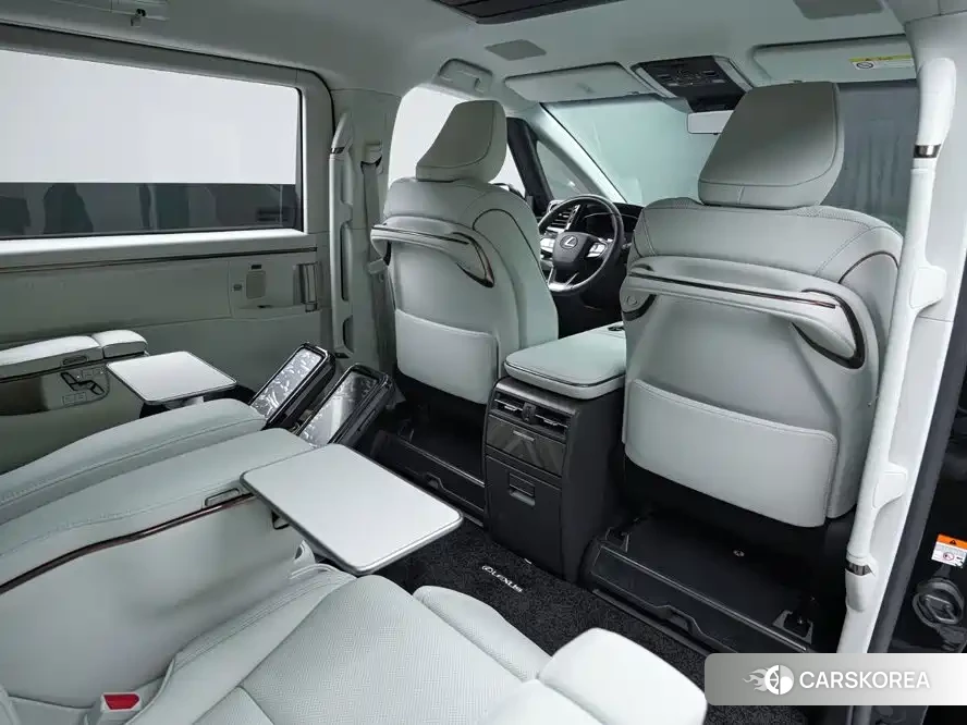 Lexus LM id 4686055 из Китая 22