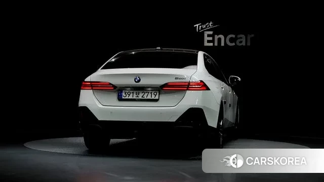 BMW 5 Series (G60) id 3388505 из Кореи 14