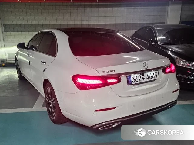 Mercedes-Benz E-Class W213 2021 Белый из Кореи, фото 4