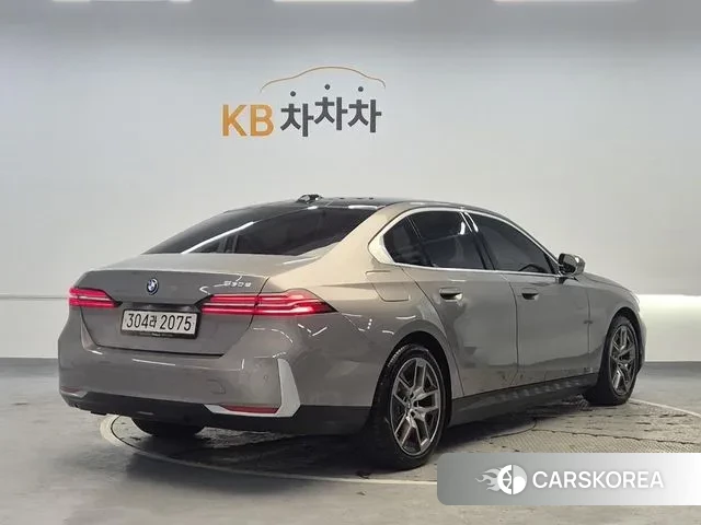 BMW 5 Series (G60) id 3599495 из Кореи 14