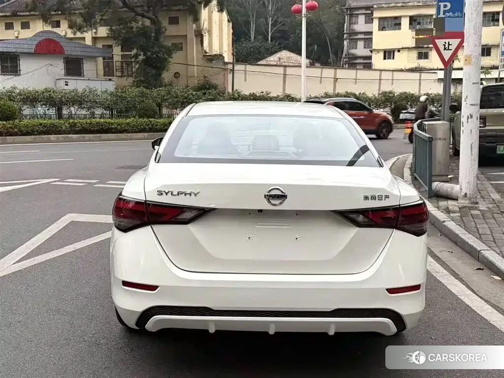 Nissan Sylphy 2021 Белый из Китая, фото 4