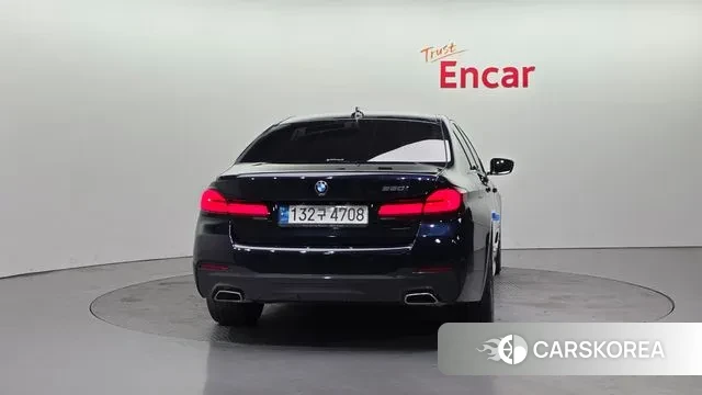 BMW 5 Series (G30) id 3685659 из Кореи 14