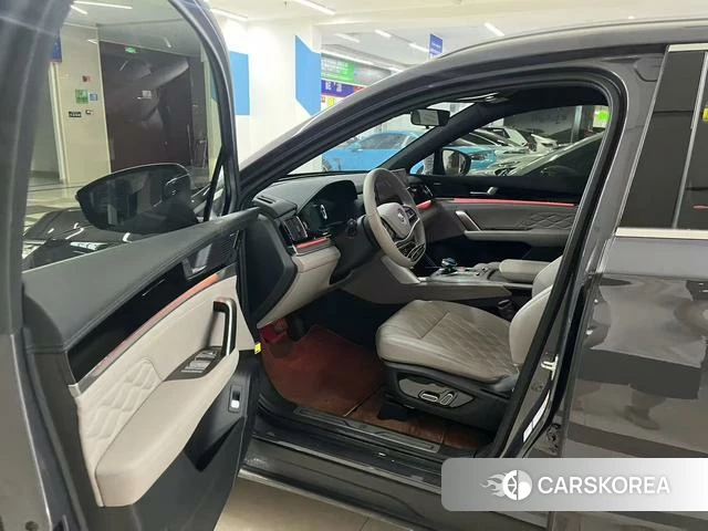 BYD Tang DM 2025 Темно-серый из Китая, фото 5