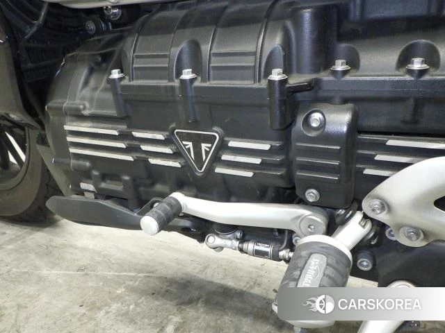 Engine photo