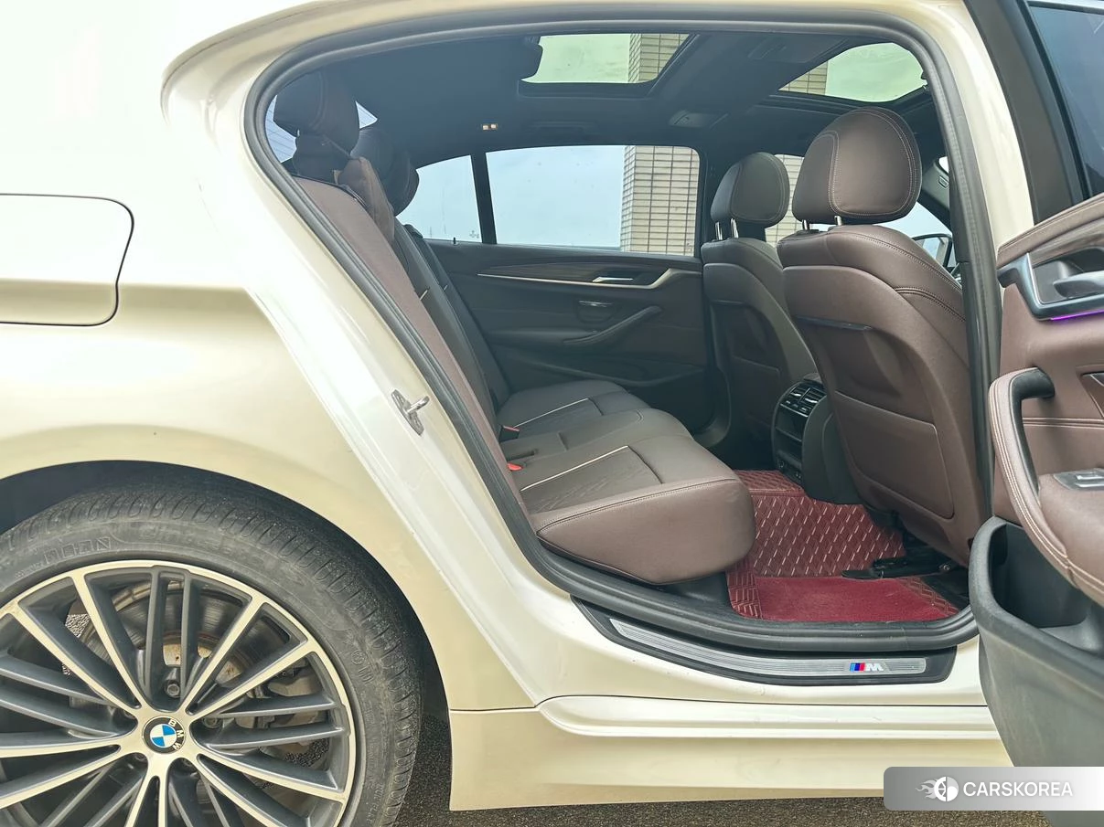 BMW 5 series id 4455709 из Китая 12