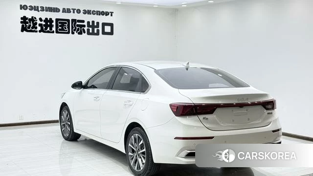 Kia K3 2022 Белый из Китая, фото 5