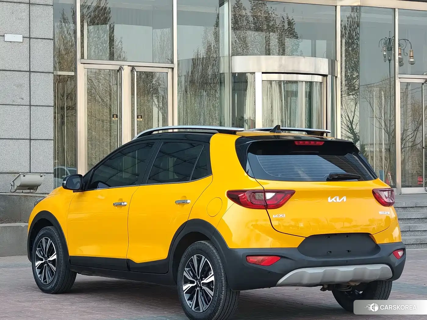 Kia Yi Ran 2024 Yellow/orange из Китая, фото 5
