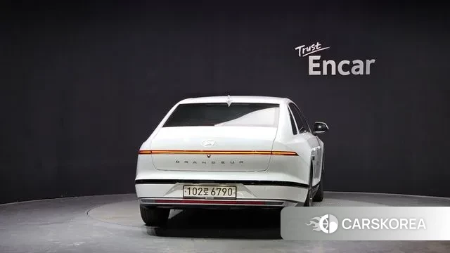 Hyundai Grandeur (GN7) id 3769812 из Кореи 14