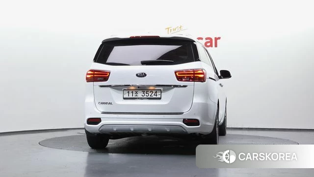 Kia The New Carnival id 4377779 из Кореи 29