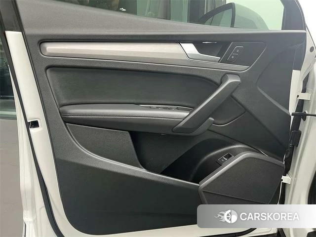 Audi Q5L Sportback id 4261559 из Китая 8