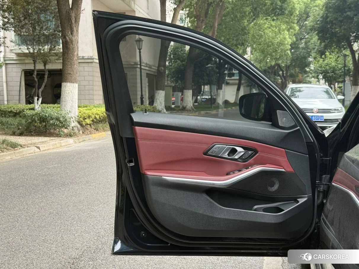 BMW 3 series id 4452284 из Китая 27