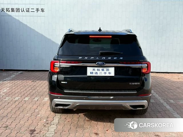 Ford Explorer 2023 Черный из Китая, фото 4