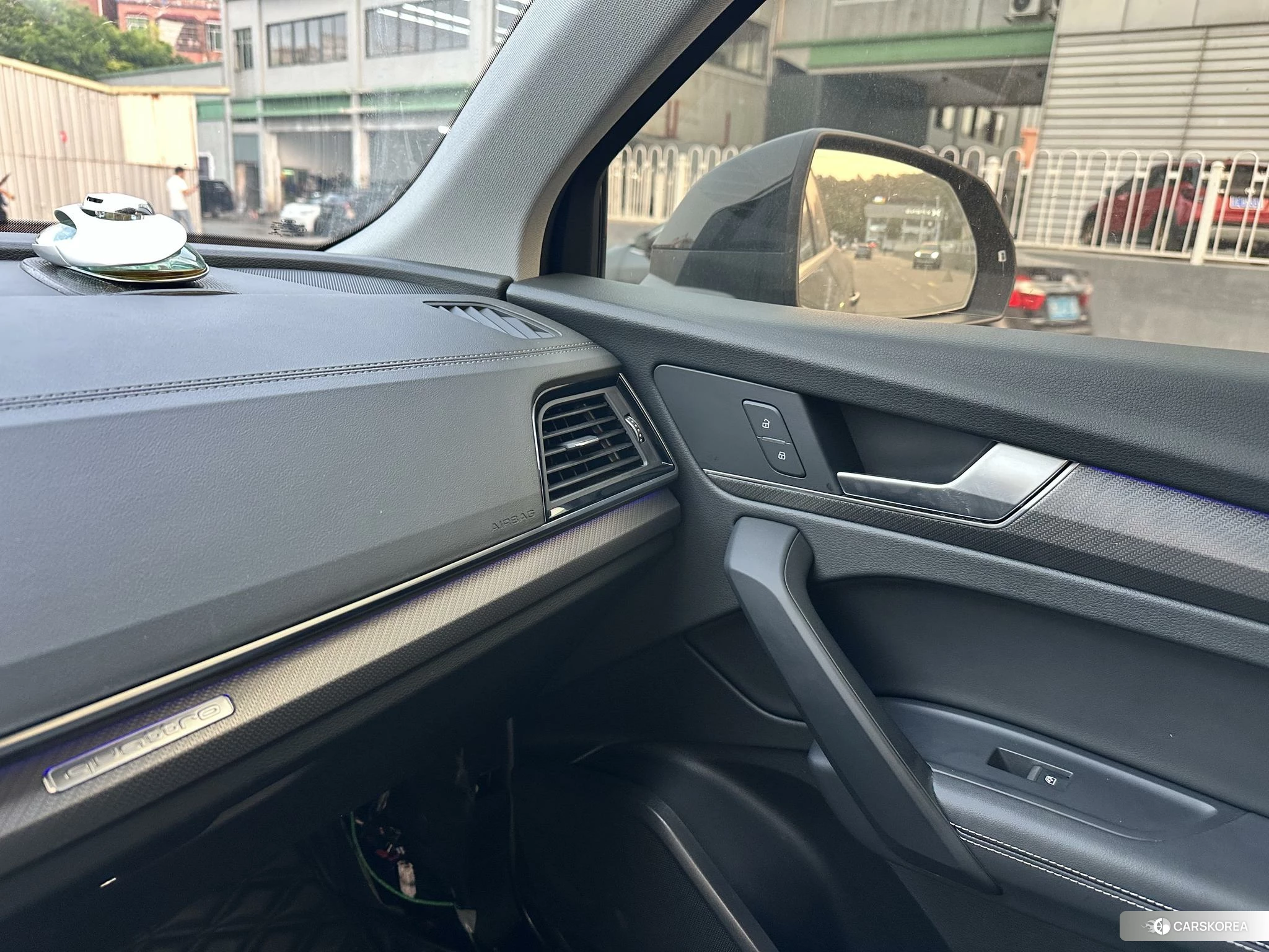 Audi Q5L id 4405987 из Китая 13
