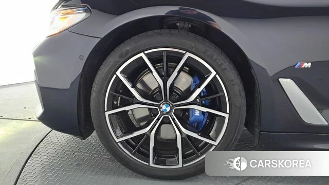 BMW 5 Series (G30) id 3922683 из Кореи 14