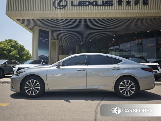 Lexus ES id 4334745 из Китая 11