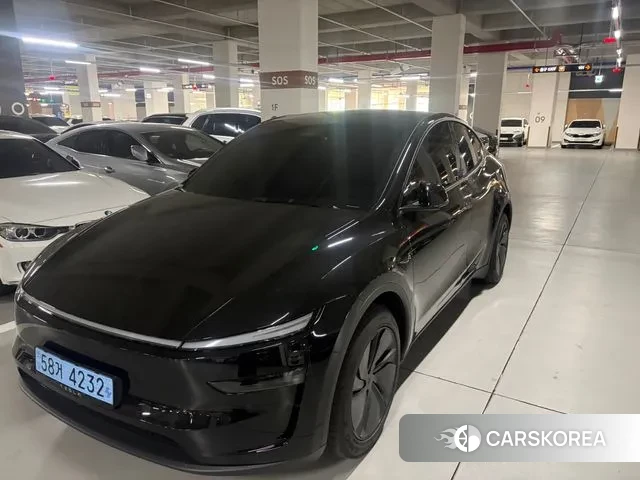 Tesla Model Y 2025 Черный из Кореи, фото 4