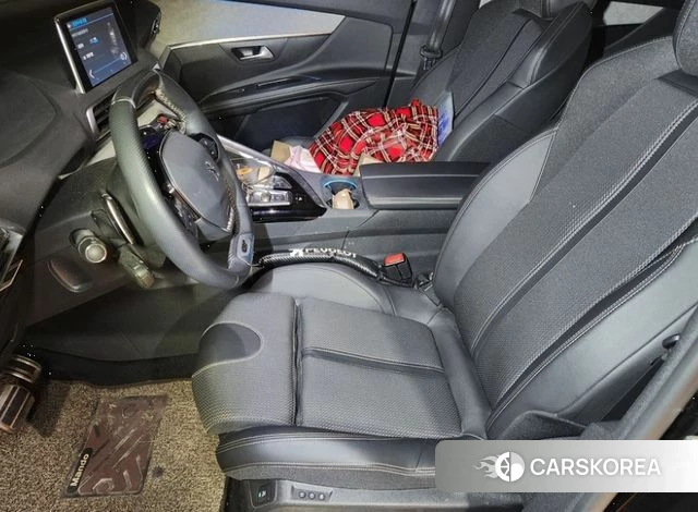 Peugeot 5008 second generation 2022 Черный из Кореи, фото 4