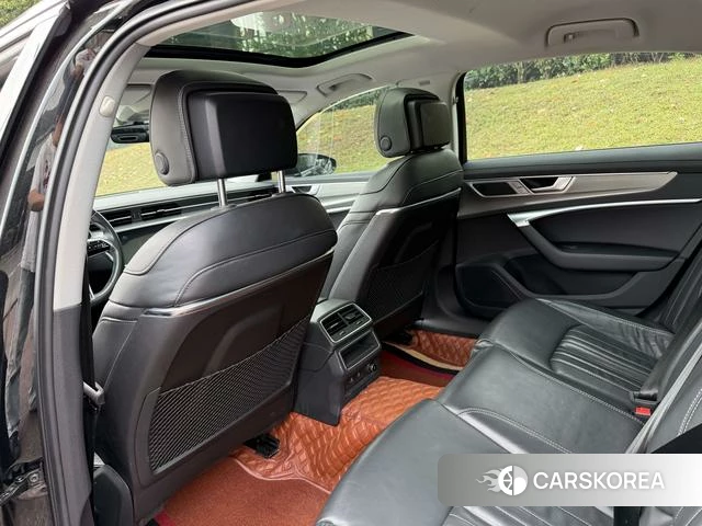 Audi A6L id 4278667 из Китая 7
