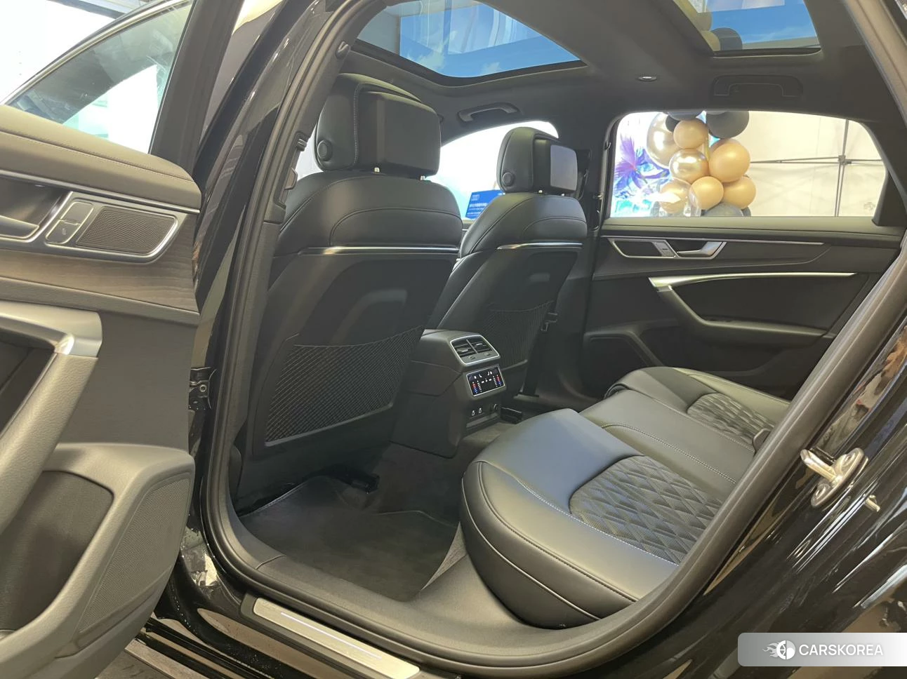 Audi A6L id 4492915 из Китая 10