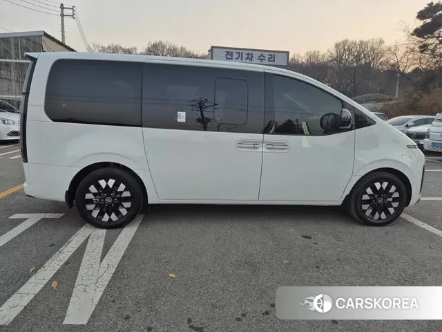 Hyundai Staria id 3576090 из Кореи 14