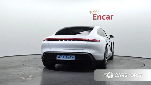 Porsche Taycan id 3676476 из Кореи 14