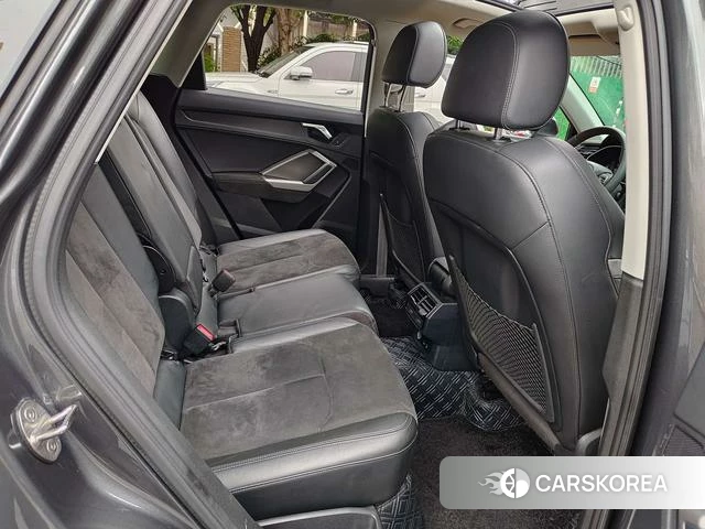 Audi Q3 2021 Темно-серый из Китая, фото 4